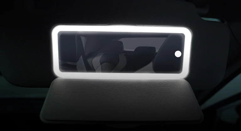 Kaca Spion Tengah dengan DVR