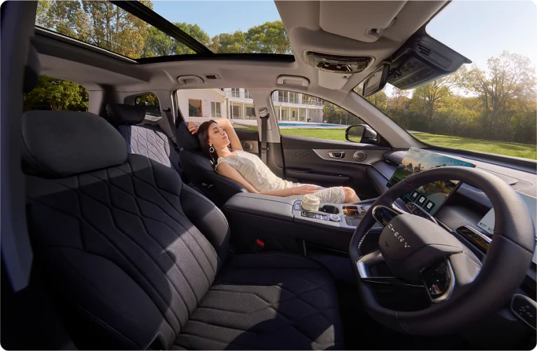 Kursi Queen dengan Fitur Pijak dan Sandaran Kaki Elektrik