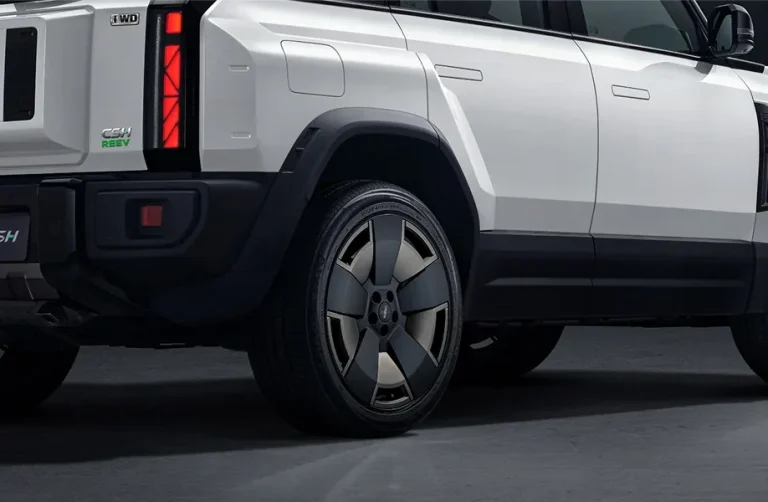 Ground Clearance 220mm